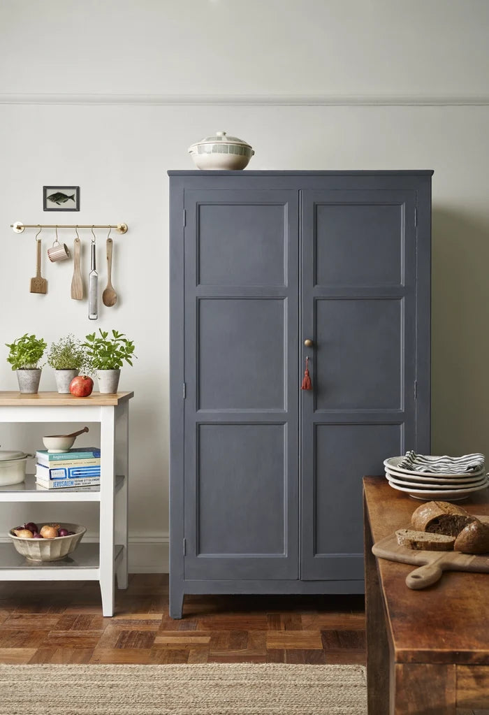 Chalk Paint by Annie Sloan - Whistler Grey