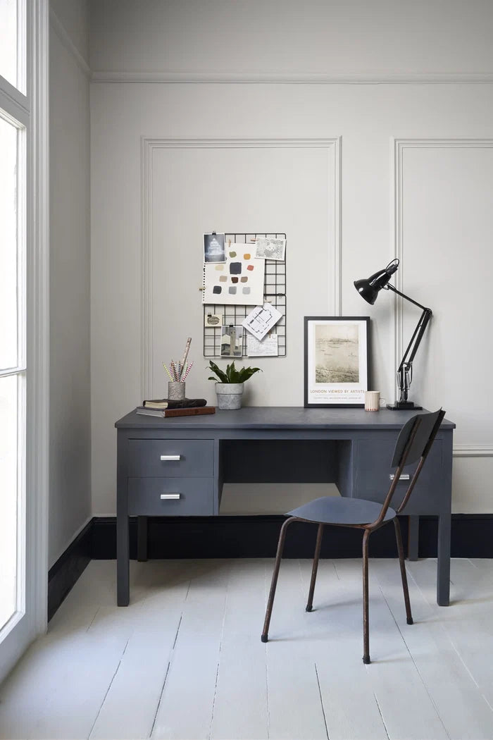 Chalk Paint by Annie Sloan - Whistler Grey