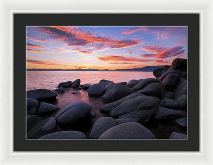 24.000" x 16.875" / White / Black