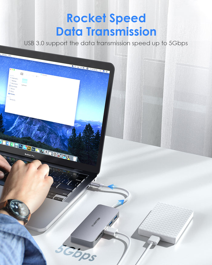 USB C hub for high-speed data transfer