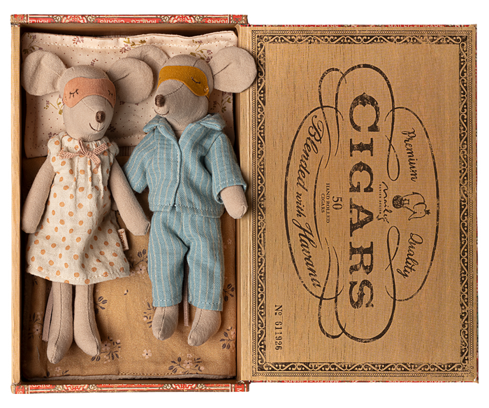Maileg - Mum & Dad Mice in Cigarbox - Mabel & Fox