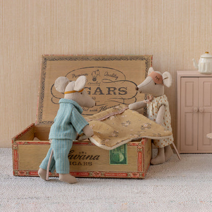 Maileg - Mum & Dad Mice in Cigarbox - Mabel & Fox