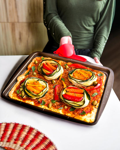 Metal pizza tray with silicone handle - asimetriA