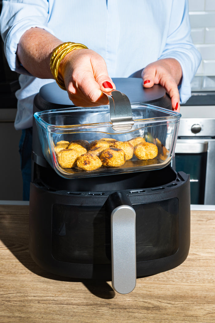Set of 2 air fryer dishes with handles - glass and metal