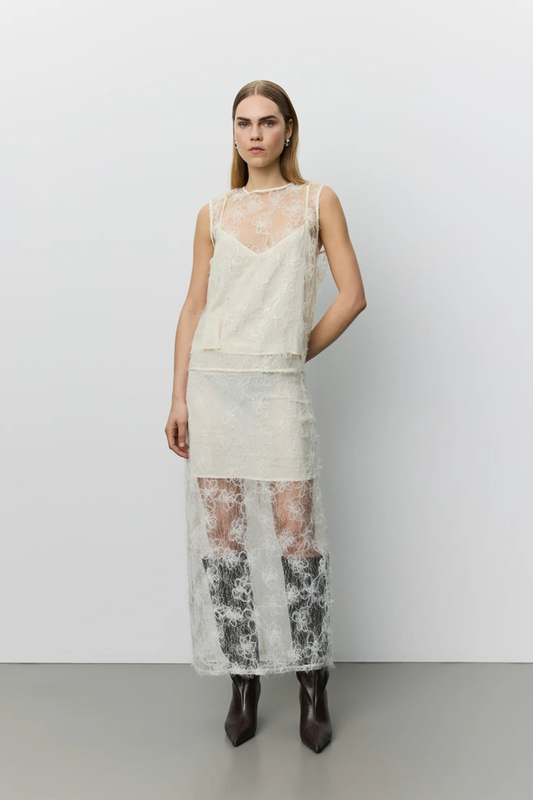 Sofie Schnoor Creme Yellow lace top with cotton neck binding – Dotique