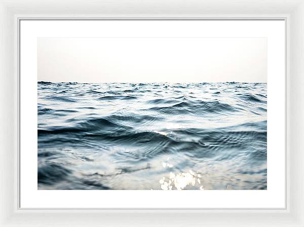 24" x 16" / White / White