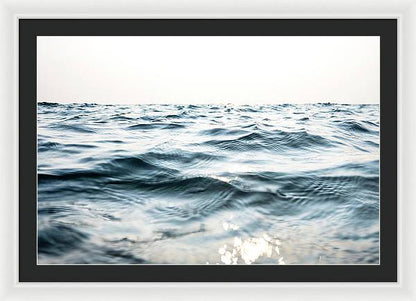 36" x 24" / White / Black