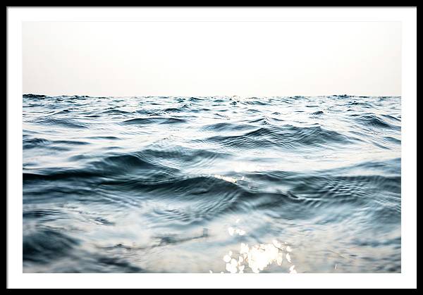 48" x 32" / Black / White