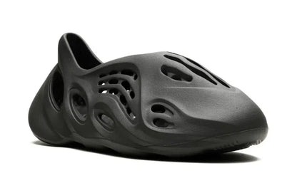 Yeezy Foam Runner Carbon YEEZY Foam Runner
